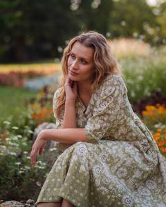 Robe en coton imprimée à la main Melissa Floral, style bohème, décontractée, pour occasions spéciales - Product Image 6