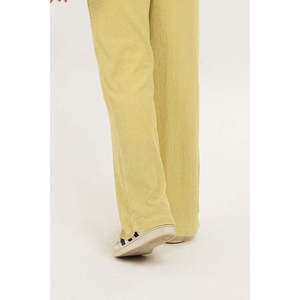 Pantalones Casuales de Mujer Verdes Tejidos con Mezcla Teñida, Transpirables, de Cintura Alta y Pierna Ancha con Técnica de Teñido Liso Arrugado - Product Image 2