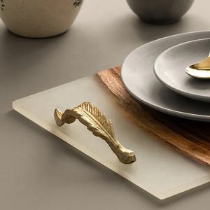 Bandeja rectangular moderna de madera de acacia para servir, hecha a mano, elegante, de madera, segura para alimentos, plato de charcutería de resina epoxi para bodas - Product Image 4