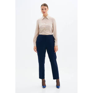 Pantalones de traje azul marino para mujer con cintura elástica en la parte trasera - Product Image 1
