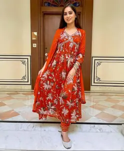 Afia Lucknowi Chikankari Couleur rouge Georgette Tissu court Kurti Coton Soie Kurti avec pantalon et tissage Dupatta costumes pour femmes
