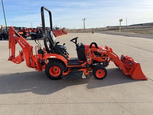 ซื้อรถแทรกเตอร์ตักดิน/แบคโฮ Kubota BX23S รุ่นดั้งเดิม พร้อมเครื่องตัดหญ้าแบบติดตั้งกลางขนาด 60 นิ้ว - Product Image 2
