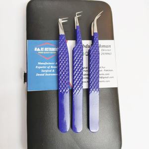 Pinzas de pestañas de acero inoxidable japonesas profesionales sostenibles Punta puntiaguda de plata metálica - Product Image 4