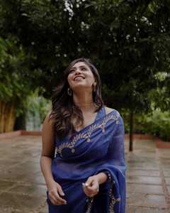 เสื้อเบลาส์ผ้าซาตินแบบไม่มีตะเข็บผ้าโปร่งบางเนื้อนุ่มหรูหราพร้อมด้วยงานฝีมือที่ประณีตแบบดั้งเดิม - Product Image 2