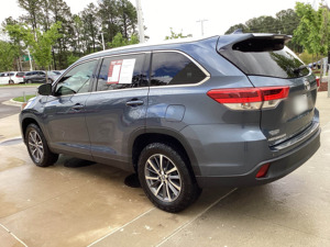 2023 Toyota Highlander XLE Usado con Navegación, Premium, Automático Inteligente, Sin Accidentes, Listo para Enviar - Product Image 6