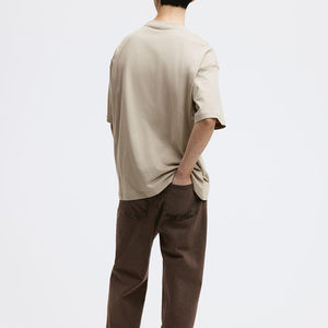 Camisetas de ajuste relajado de algodón de 200gsm duraderas superventas de alta calidad para hombres, camisetas de patrón sólido de colores personalizados teñidos lisos - Product Image 2