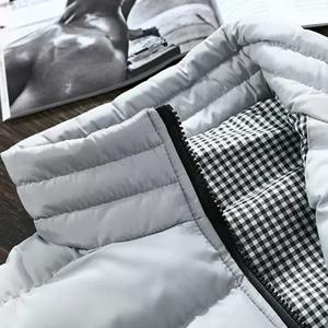 เสื้อแจ็คเก็ตผู้ชายแบบลำลองผ้าแคนวาสและไนลอนบุใยสังเคราะห์แบบมีซับในและคอตั้งสำหรับฤดูหนาว - Product Image 3