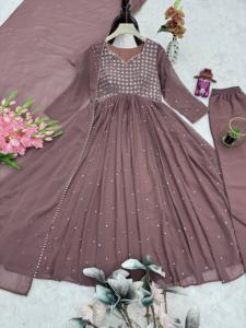 Ensemble de costume Anarkali en georgette mauve de luxe Unity avec dupatta et palazzo - Product Image 6