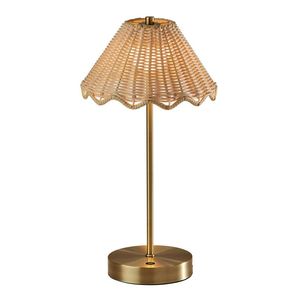 Lampe de table en laiton au design moderne avec construction durable et présence élégante idéale pour les maisons traditionnelles ou de transition - Product Image 4