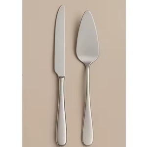 Juego de cuchillo y servidor para pasteles de acero espejado con mangos de resina azul y ámbar herramientas de color únicas para celebraciones de bodas - Product Image 3