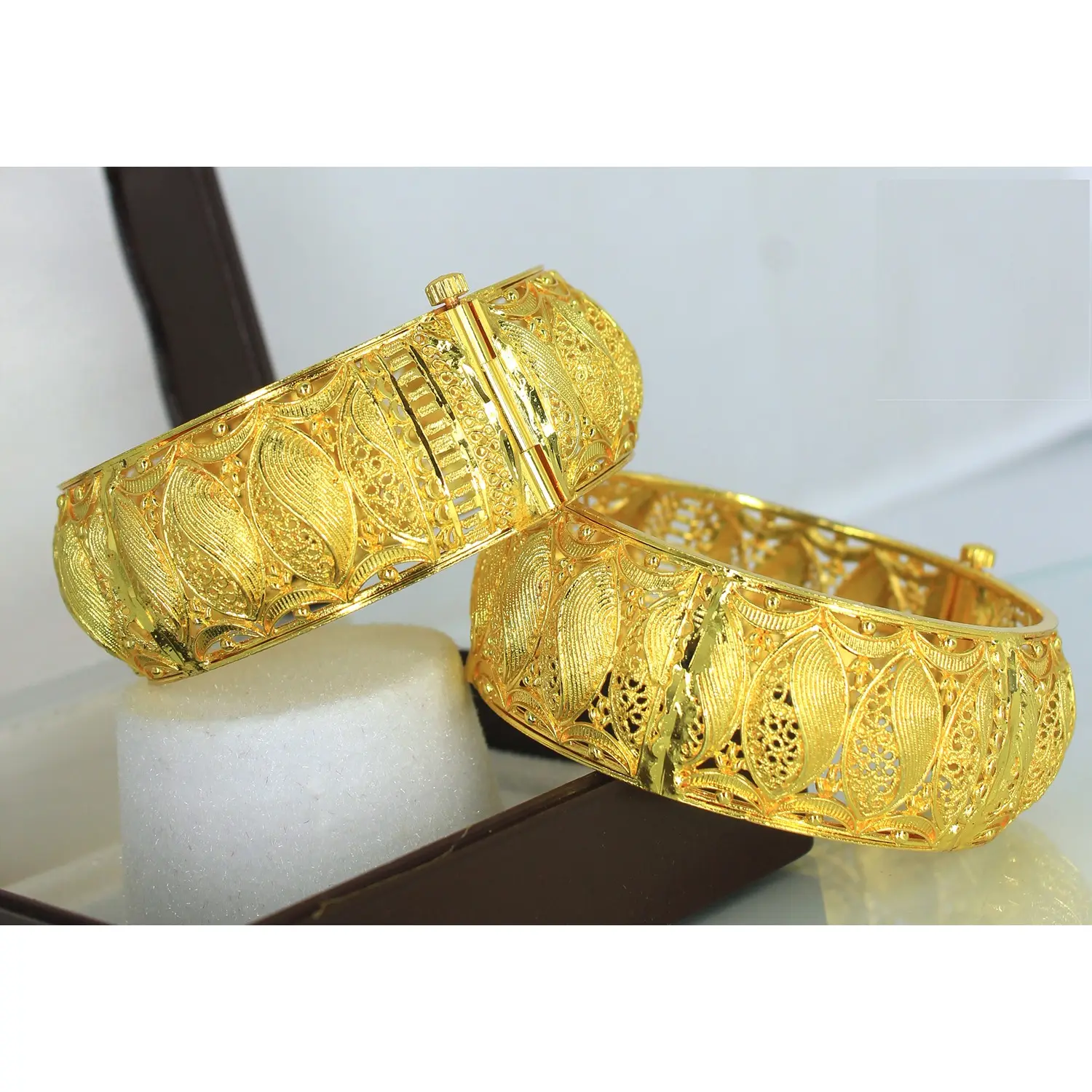 Armreifen Designer Vergoldet Trendy Pure Brass Broad Armreifen Set Dubai Schmuck für Frauen mit bestem Preis Armband