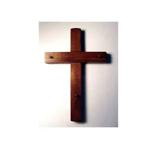 Cruz de madera montada en la pared con buen pulido Acabado Diseño simple Buena calidad para uso en la iglesia Precio al por mayor