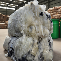 PVB - FILM POLYVINYLAQUE (POLYVINYLAQUE) - environ. 80% CLAIR - 20% COLORÉ BALLES DE DÉCHETS / RÉMENDES POUR RECYCLAGE.