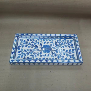 Bandeja para servir con incrustaciones de hueso de la mejor calidad para uso doméstico Bandeja de madera de tamaño personalizado con incrustaciones de vidrio de mármol suministrada por un fabricante indio - Product Image 1