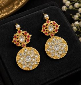 Boucles d'oreilles chandelier Tishya pour femme en alliage d'argent plaqué or jaune 14 carats avec imitation moissanite taille brillant rond, bijoux de mariage - Product Image 4