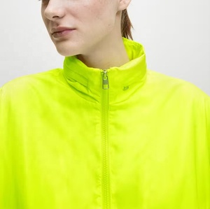 2025 personalizado ligero recortado cremallera Oversize Fit mujer chaqueta cortavientos Casual moda correr de talla grande chaqueta transpirable - Product Image 3