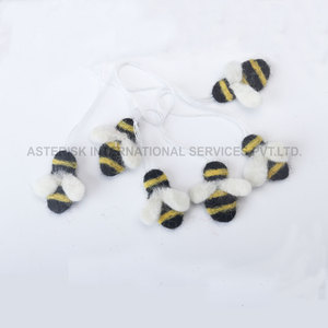 Aiguille de couleur jaune feutrée abeilles miel fait à la main laine feutrée bourdon abeille cadeau de vacances noël vente en gros décorations artisanales en vrac - Product Image 2