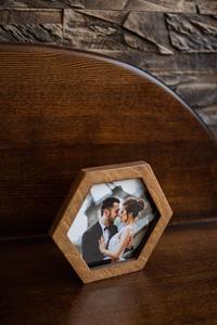 Cadre photo moderne en bois au design antique avec finition marron pour une décoration élégante de la maison pendant le Ramadan Diwali Prix de gros - Product Image 5