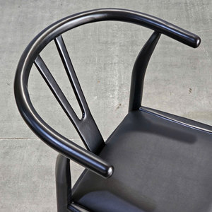 Chaise de salle à manger contemporaine en bois de caoutchouc avec siège rembourré et design léger - GCF206 - Product Image 5