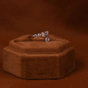 Bague de fiançailles multi-formes de luxe 4.0 carats plaquée or massif 18KT certifiée IGI avec bagues fines pour femmes en diamant cultivé en laboratoire - Product Image 3