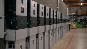 Auténtico NUEVO Inversor Solar Híbrido EG4 12kPV, Entrada de 12000W, Salida de 8000W, 120/240V, Fase Dividida, Actualización Retrofit para EE. UU. - Product Image 5