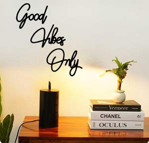 Tipografía moderna Arte de la pared Good Vibes Only Placa negra Inspirador MDF Decoración de pared de madera para sala de estar - Product Image 1