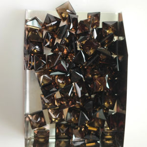 ควอตซ์สโมคกี้ธรรมชาติ 7 มม. ทรงสี่เหลี่ยมเจ้าหญิงคัท คุณภาพดีที่สุด พลอยเม็ดเดี่ยวสำหรับทำเครื่องประดับและสร้อยคอ - Product Image 3