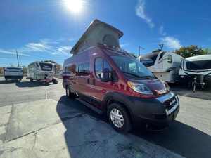 Autocaravana de Lujo Usada WINNEBAGO SOLIS 59PX 2025 Económica para Viajes Familiares, Euro 5, 4-6 Pasajeros, Blanca con Piso Acrílico para Camping - Product Image 2