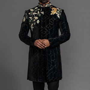 เชอร์วานีผ้ากำมะหยี่ปักลายอินเทรนด์และสวยงาม2023พร้อมกางเกงและรองเท้าเข้าชุดสูทแต่งงานไซส์ใหญ่ - Product Image 1