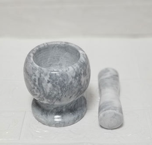 Mortai e pestello in pietra naturale con pressa per aglio in silicone e pelapatate per schiacciare, macinare e tritare - Product Image 4