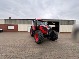 Tractor Agrícola ZETOR CRYSTAL 170 con Tracción en las Cuatro Ruedas Disponible para la Venta - Product Image 4