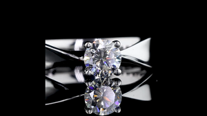 แหวนเพชรเม็ดเดี่ยวทรงคลาสสิกแบบมินิมอล |   เครื่องประดับสำหรับใส่ทุกวันและใส่ทำงาน - Product Image 5