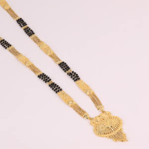 Mangalsutra chapado en oro con colgante, temporada de bodas, regalo de ocasión tradicional y especial para mujer, chapado en oro laminado - Product Image 2