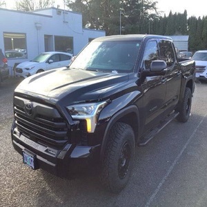 Toyota Tundra SR5 2025 d'occasion en excellent état - Product Image 1