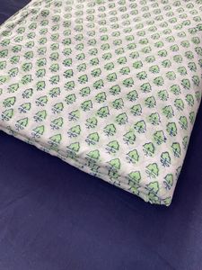 Tela de algodón India hecha a mano para vestidos de mujer tela acolchada de columpio suelto fugitivo étnico con estampado de bloque de mano de flores - Product Image 5