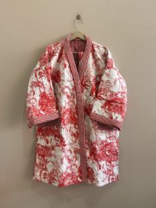 Robe kimono longue rembourrée en coton biologique avec ceinture, imprimé animal - Product Image 1