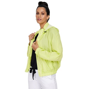 Vestes d'hiver pour femmes 2026 : Vêtements légers et tendance de haute qualité, personnalisables en gros, modèles unis, les plus vendus - Product Image 1