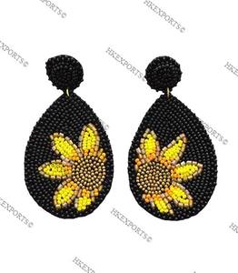 Pendientes Colgantes Florales de Aleación con Cuentas de Girasol Coloridas Hechos a Mano al por Mayor, Joyería de Alta Calidad para Mujer - Product Image 3