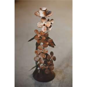Bougeoir floral en métal vieilli, rustique, artisanal, en fer forgé, pour décoration de centre de table de mariage - Product Image 1