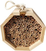 Bee House Petite maison d'insectes faite à la main, accessoires pour animaux de compagnie fabriqués à partir de matériaux naturels et décoration de la maison élégante, vente en gros.