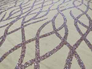 Tissu en filet 100% soie avec broderie 3D perlée à la main, dentelle de luxe tricotée, style uni pour la literie et les vêtements de mariage - Product Image 3