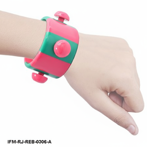 Brazalete de Resina Gaiety Inselberg, Diseño Moderno con Rayas Rosa y Verde Intenso para Mujer - Product Image 4