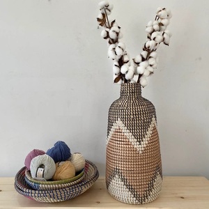 Décorations design pour la maison vases de plantes et de fleurs vase en jonc de mer de style contemporain de bonne qualité - Product Image 2