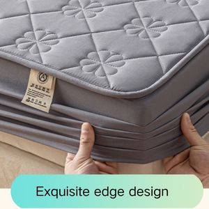 Fábrica al por mayor lujosamente transpirable suave cama sábana acolchada impermeable Funda de colchón protector cama Funda de colchón - Product Image 3