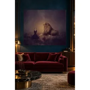 Impression sur toile Fida Lion et jeune fille dans une prairie sombre - Product Image 1