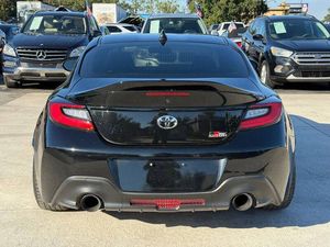 Toyota GR86 Premium 2023 Usado en Venta - Product Image 2