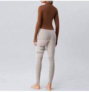 Vente en gros Vestes de fitness pour femmes Veste à manches longues avec fermeture éclair pour femmes - Product Image 3