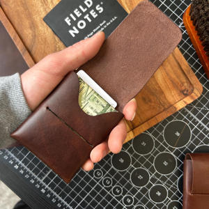 Cartera de cuero sin costuras con diseño de anime, minimalista, de cuero genuino, tarjetero para bolsillo frontal, para hombre, con caja de regalo LSSW-0002 - Product Image 5