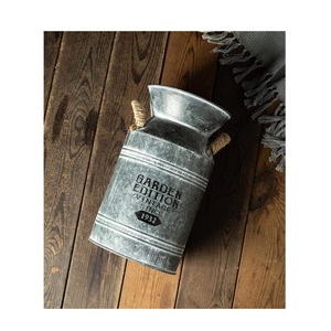 แจกันดอกไม้โลหะชุบสังกะสีสไตล์วินเทจสำหรับตกแต่งบ้านสไตล์ชนบทและฟาร์มเฮาส์ - Product Image 1