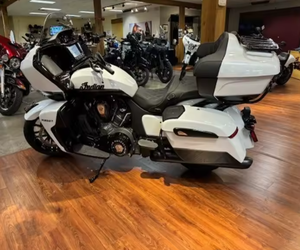 TUK GOOD DEALS 2025 Indian Motorcycle Pursuit Dark Horse 1834cc Disponible à la Vente - Product Image 2